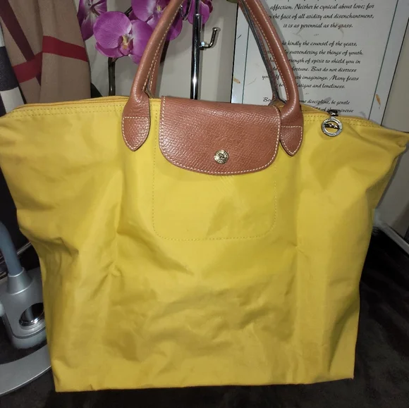 Longchamp Large Short Handle - Picture 2 of 10